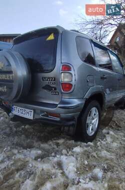 Позашляховик / Кросовер Chevrolet Niva 2006 в  фото 12 Позашляховик / Кросовер Chevrolet Niva 2006 в