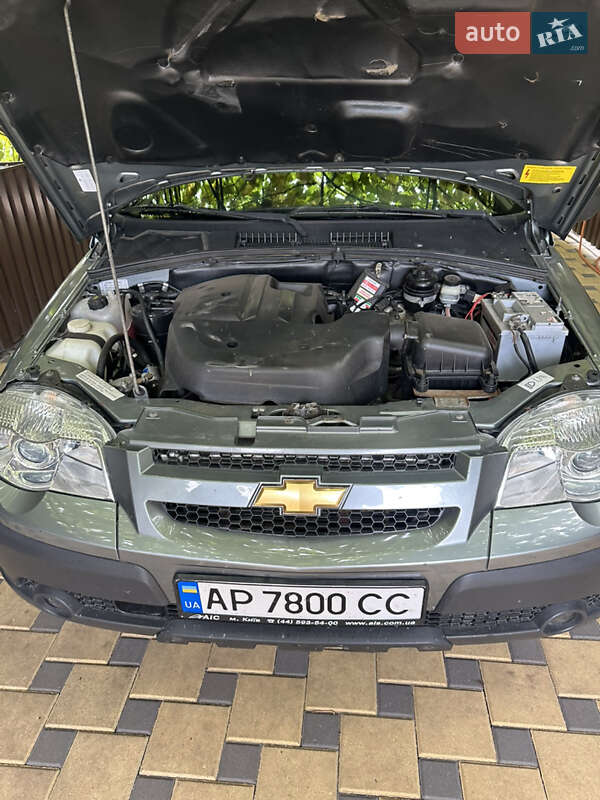 Позашляховик / Кросовер Chevrolet Niva 2010 в Запоріжжі