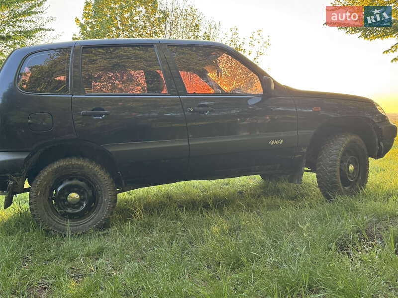 Внедорожник / Кроссовер Chevrolet Niva 2005 в Золочеве фото 6 Внедорожник / Кроссовер Chevrolet Niva 2005 в Золочеве