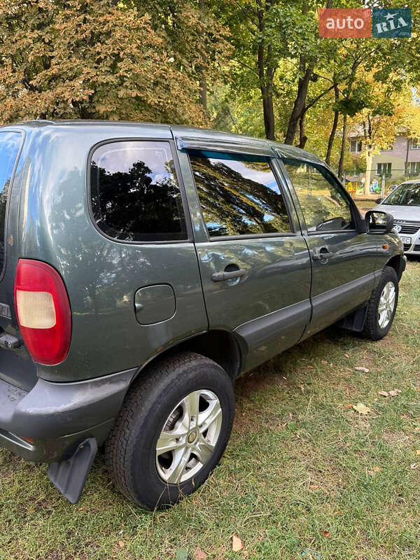 Позашляховик / Кросовер Chevrolet Niva 2008 в Києві