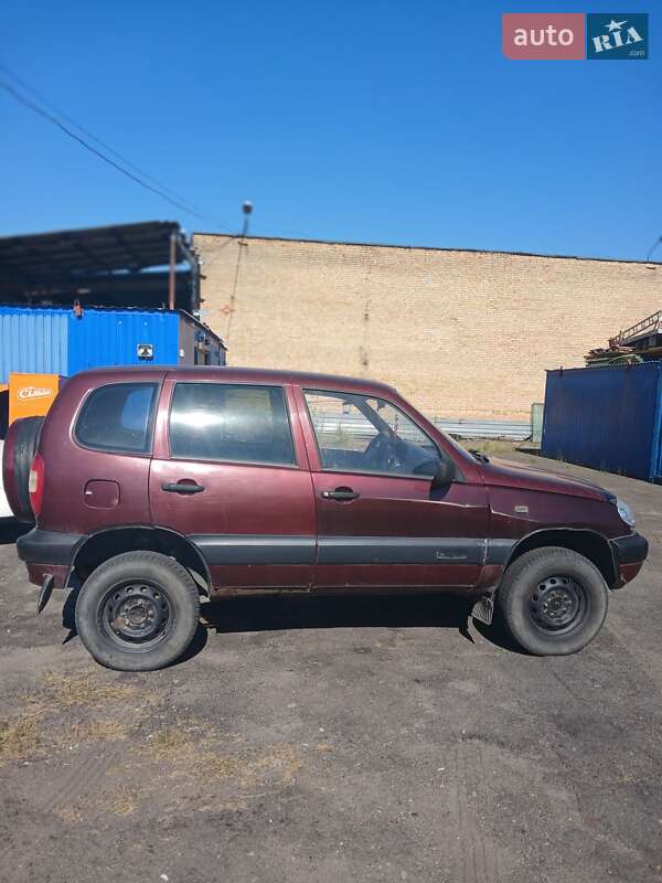 Позашляховик / Кросовер Chevrolet Niva 2004 в Вишневому фото 4 Позашляховик / Кросовер Chevrolet Niva 2004 в Вишневому