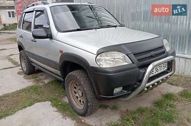 Внедорожник / Кроссовер Chevrolet Niva 2004 в Первомайске