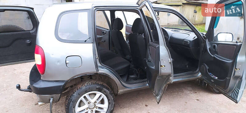 Позашляховик / Кросовер Chevrolet Niva 2006 в Кролевці