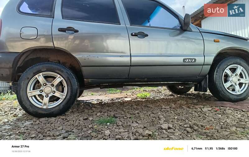 Позашляховик / Кросовер Chevrolet Niva 2004 в Миргороді