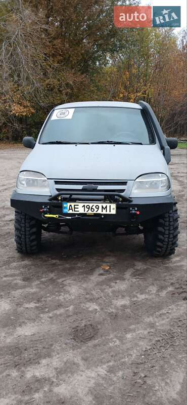 Chevrolet Niva 2004