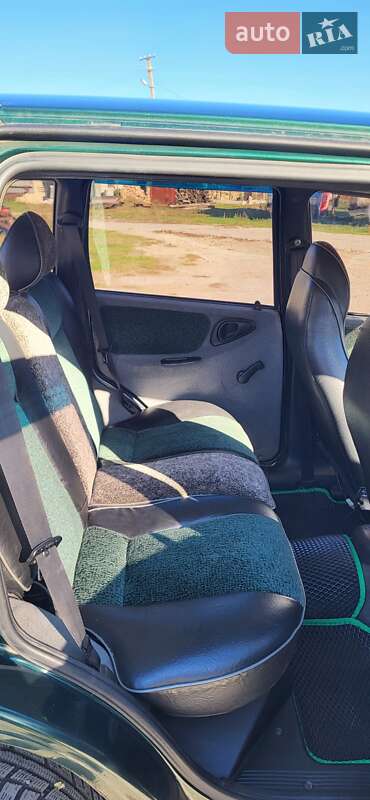 Позашляховик / Кросовер Chevrolet Niva 2004 в Болграді