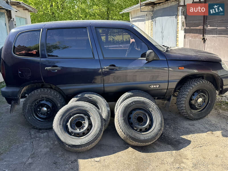 Внедорожник / Кроссовер Chevrolet Niva 2005 в Золочеве фото 10 Внедорожник / Кроссовер Chevrolet Niva 2005 в Золочеве