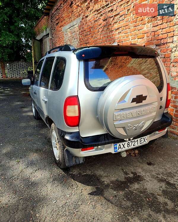 Внедорожник / Кроссовер Chevrolet Niva 2005 в Сумах