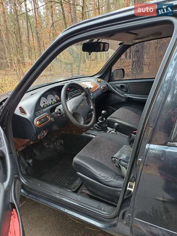 Внедорожник / Кроссовер Chevrolet Niva 2006 в Киеве