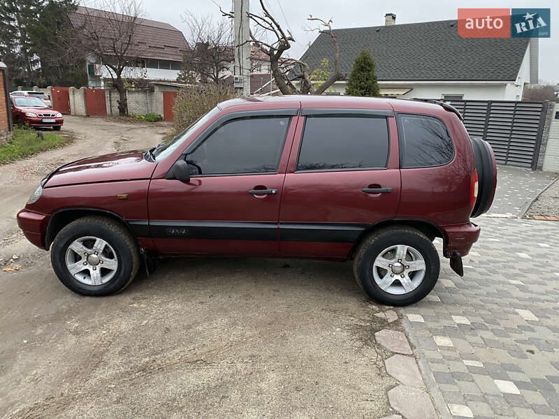 Внедорожник / Кроссовер Chevrolet Niva 2015 в Харькове