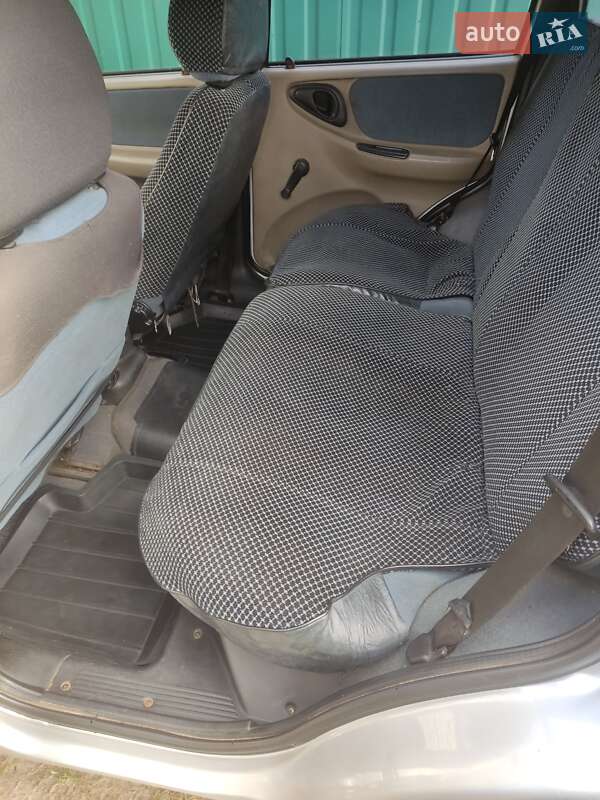 Внедорожник / Кроссовер Chevrolet Niva 2005 в Корюковке фото 6 Внедорожник / Кроссовер Chevrolet Niva 2005 в Корюковке