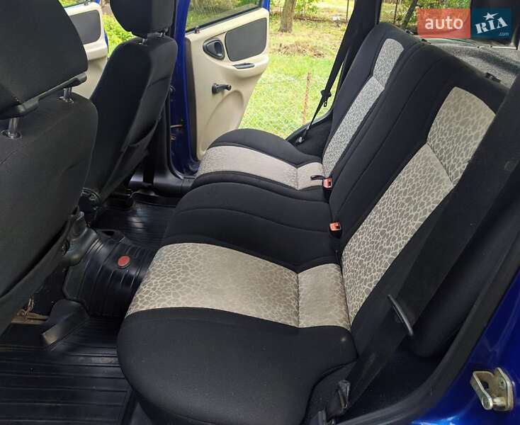 Внедорожник / Кроссовер Chevrolet Niva 2006 в Харькове