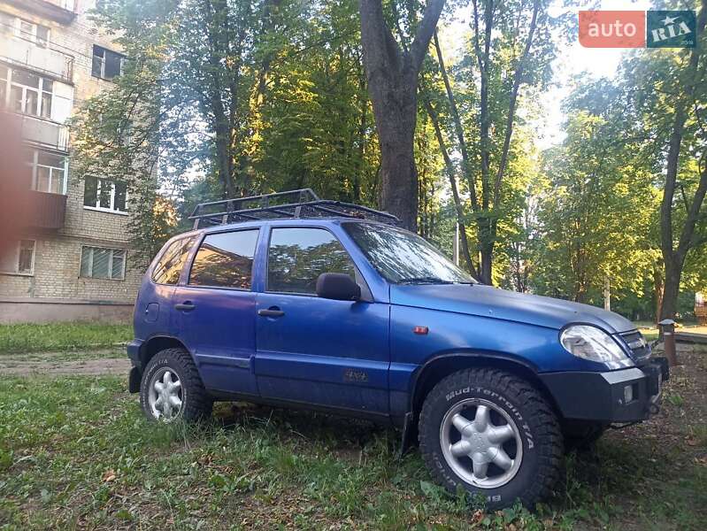 Внедорожник / Кроссовер Chevrolet Niva 2006 в Харькове