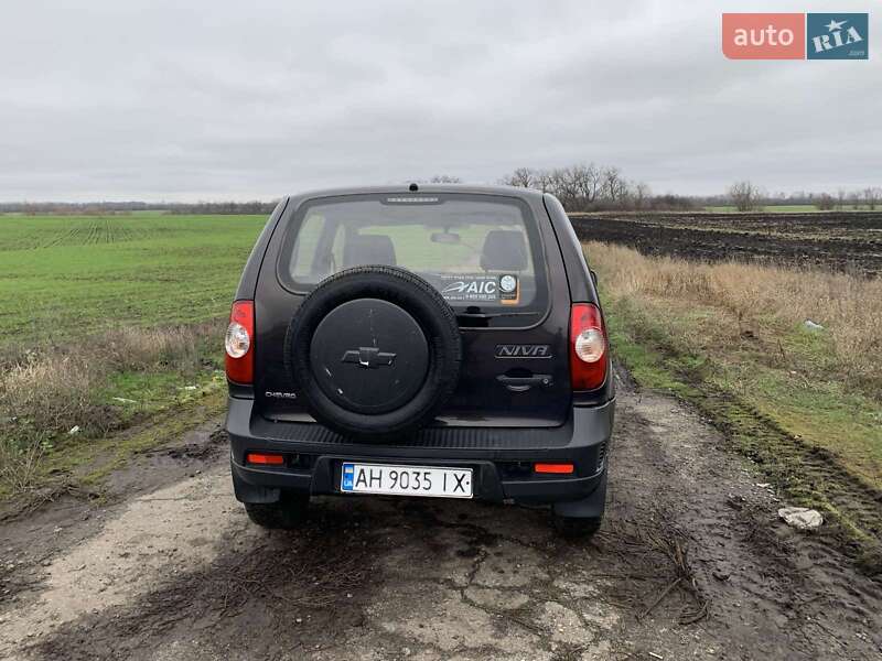Внедорожник / Кроссовер Chevrolet Niva 2015 в Харькове
