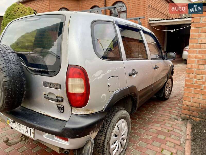 Внедорожник / Кроссовер Chevrolet Niva 2005 в Харькове