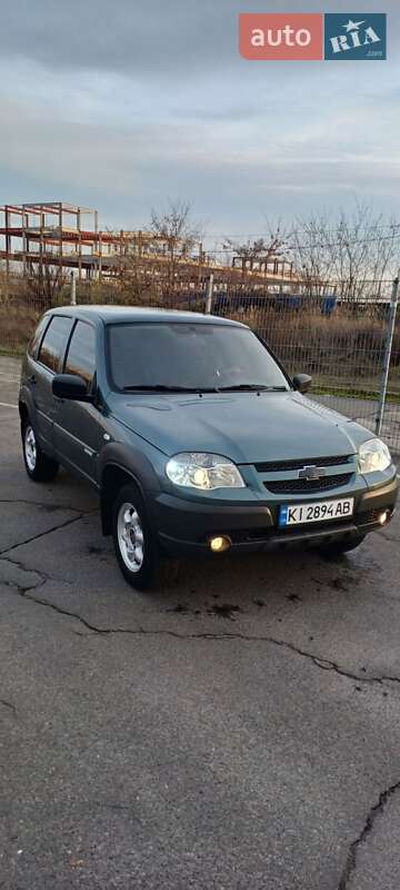 Внедорожник / Кроссовер Chevrolet Niva 2015 в Киеве