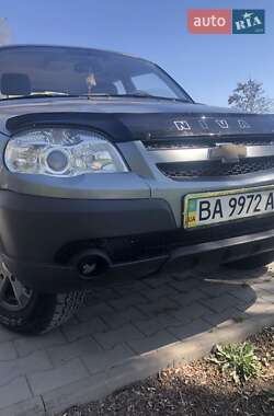 Внедорожник / Кроссовер Chevrolet Niva 2011 в Голованевске
