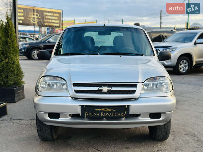 Внедорожник / Кроссовер Chevrolet Niva 2008 в Харькове