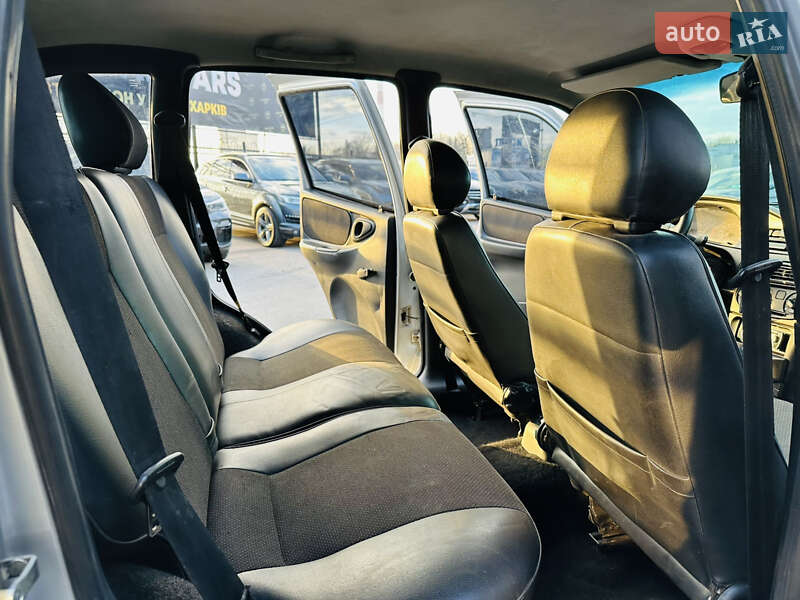 Внедорожник / Кроссовер Chevrolet Niva 2008 в Харькове