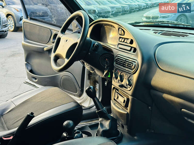 Внедорожник / Кроссовер Chevrolet Niva 2008 в Харькове