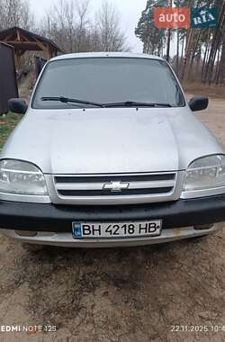 Внедорожник / Кроссовер Chevrolet Niva 2008 в Десне