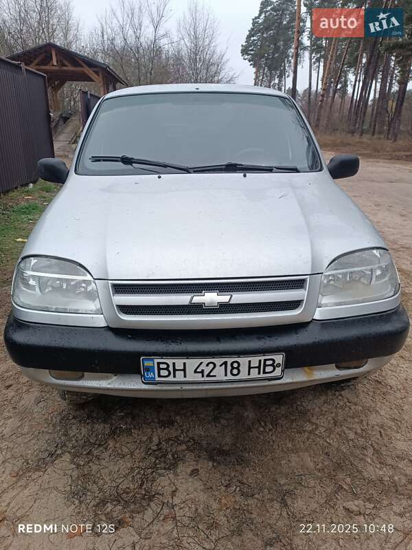 Внедорожник / Кроссовер Chevrolet Niva 2008 в Десне фото Внедорожник / Кроссовер Chevrolet Niva 2008 в Десне