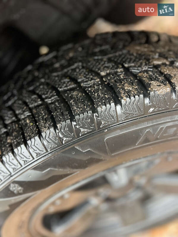 Внедорожник / Кроссовер Chevrolet Niva 2015 в Валках