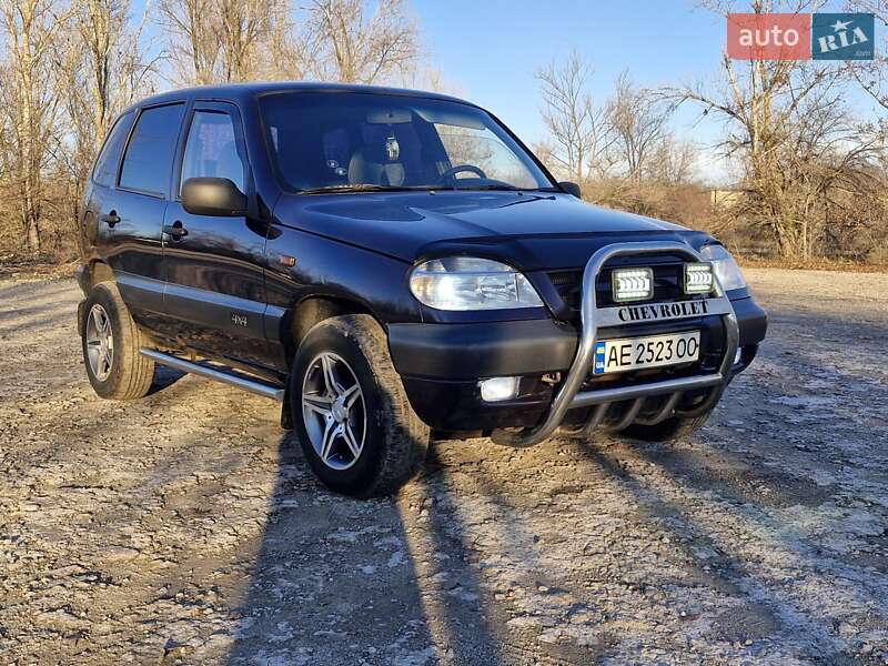 Внедорожник / Кроссовер Chevrolet Niva 2005 в Кривом Роге