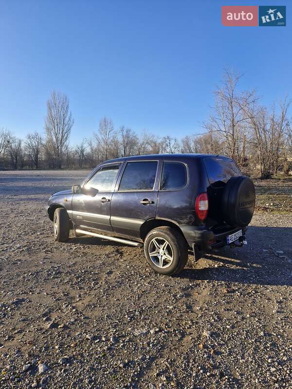 Внедорожник / Кроссовер Chevrolet Niva 2005 в Кривом Роге