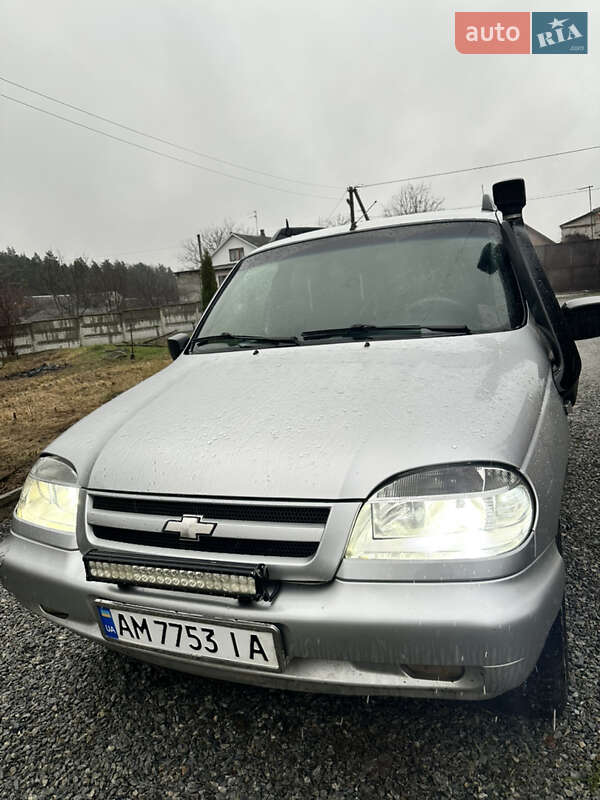 Внедорожник / Кроссовер Chevrolet Niva 2007 в Житомире