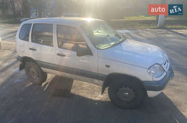 Внедорожник / Кроссовер Chevrolet Niva 2004 в Киеве