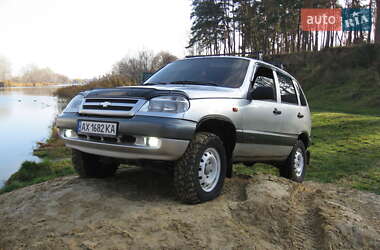 Внедорожник / Кроссовер Chevrolet Niva 2005 в Харькове