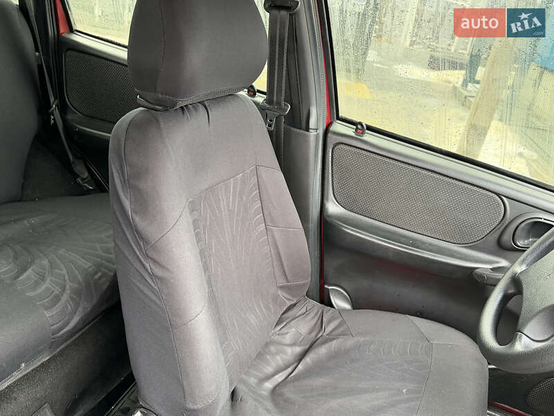 Внедорожник / Кроссовер Chevrolet Niva 2007 в Голованевске