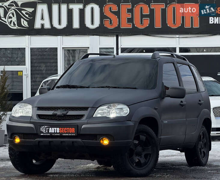 Внедорожник / Кроссовер Chevrolet Niva 2010 в Харькове