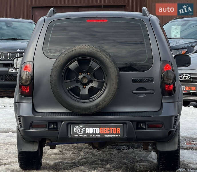 Внедорожник / Кроссовер Chevrolet Niva 2010 в Харькове