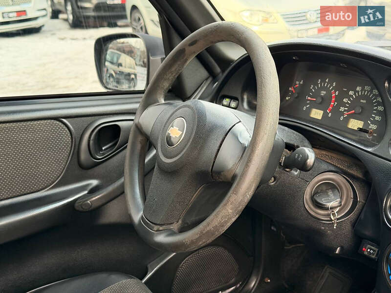 Внедорожник / Кроссовер Chevrolet Niva 2010 в Харькове