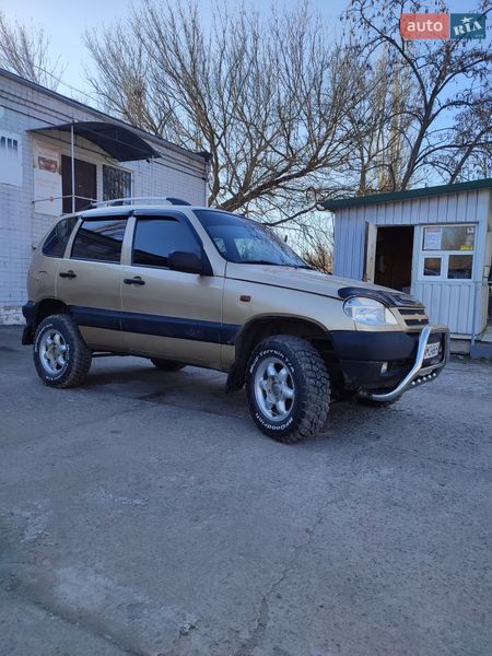 Chevrolet Niva 2004