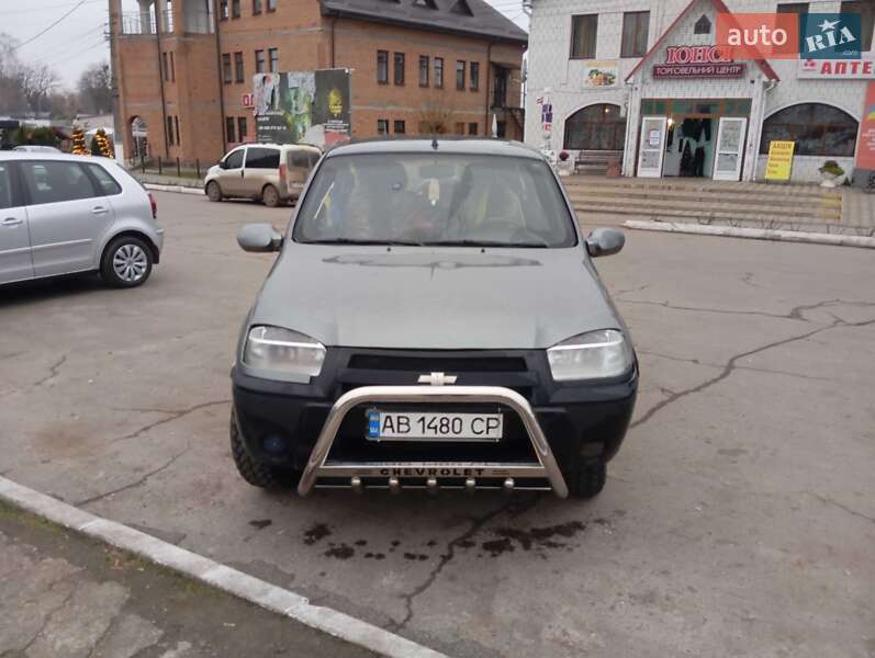 Внедорожник / Кроссовер Chevrolet Niva 2005 в Оратове