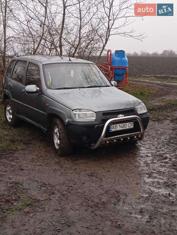 Внедорожник / Кроссовер Chevrolet Niva 2005 в Оратове