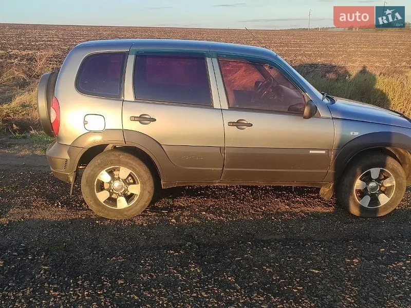 Chevrolet Niva 2010