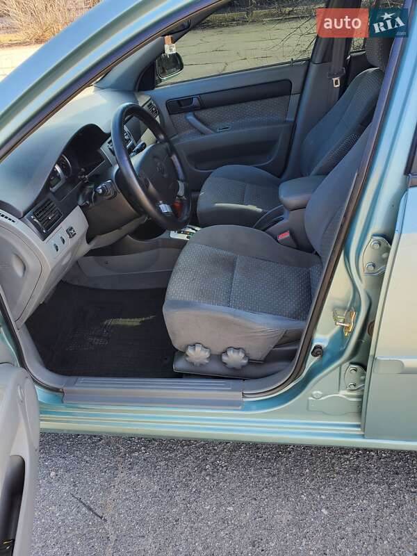 Седан Chevrolet Nubira 2004 в Днепре