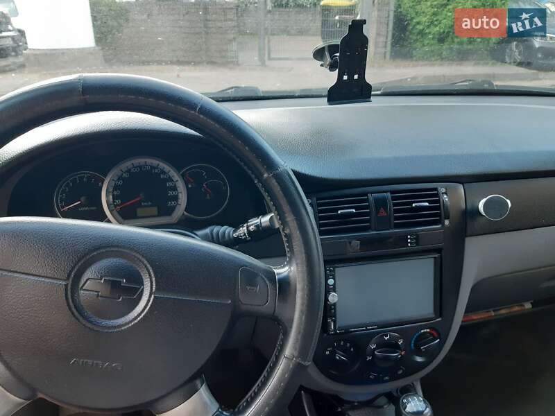 Седан Chevrolet Nubira 2004 в Смеле