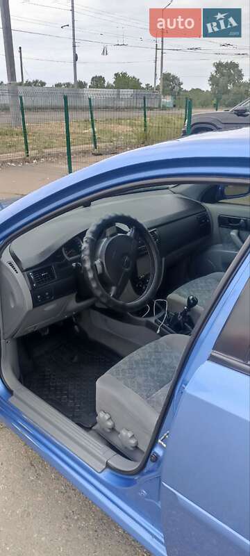 Седан Chevrolet Nubira 2004 в Киеве