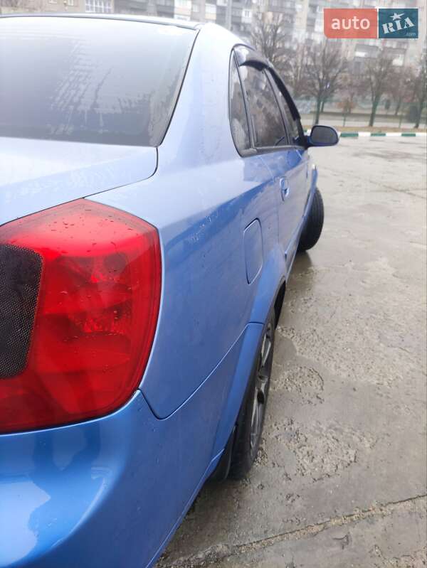 Седан Chevrolet Nubira 2004 в Никополе