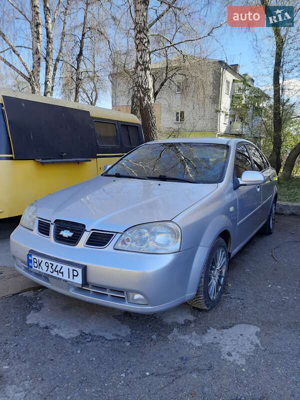 Седан Chevrolet Nubira 2004 в Ровно