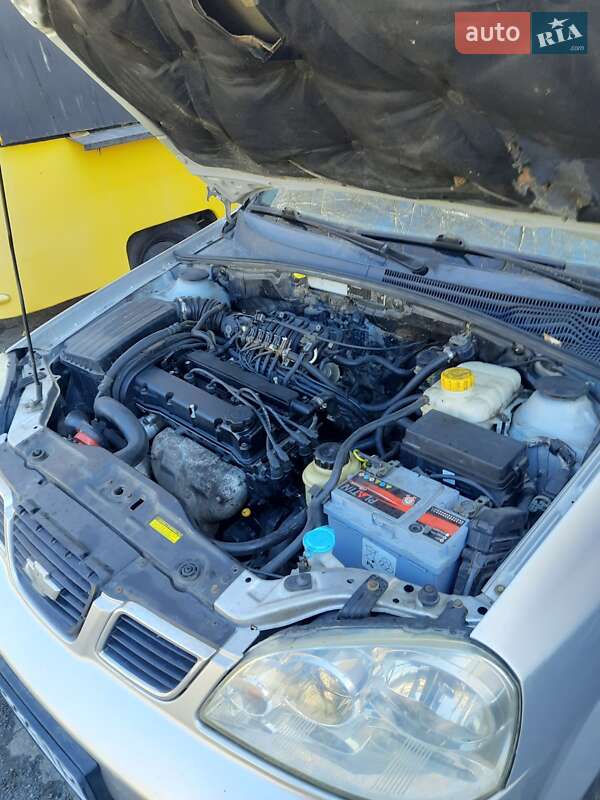 Седан Chevrolet Nubira 2004 в Ровно