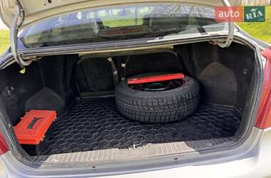 Седан Chevrolet Nubira 2004 в 