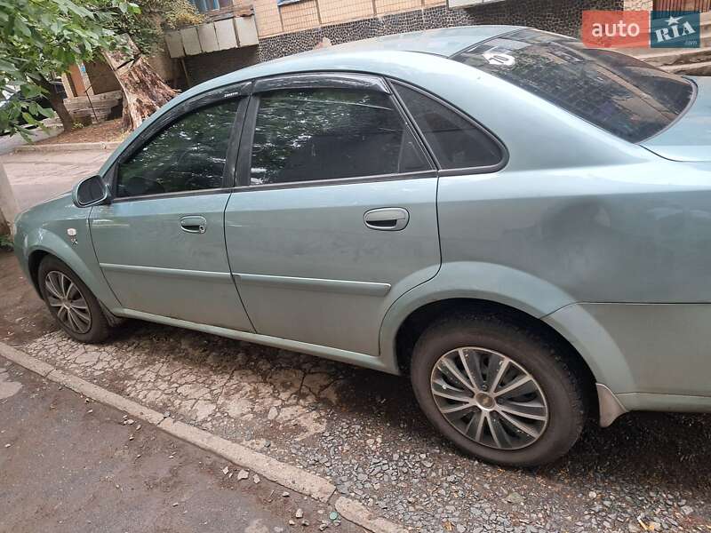 Седан Chevrolet Nubira 2004 в Кривом Роге