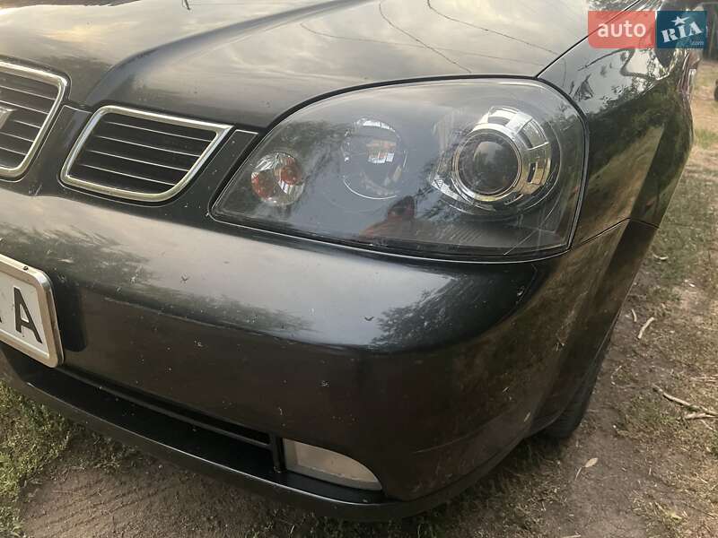 Седан Chevrolet Nubira 2004 в Вольнянске