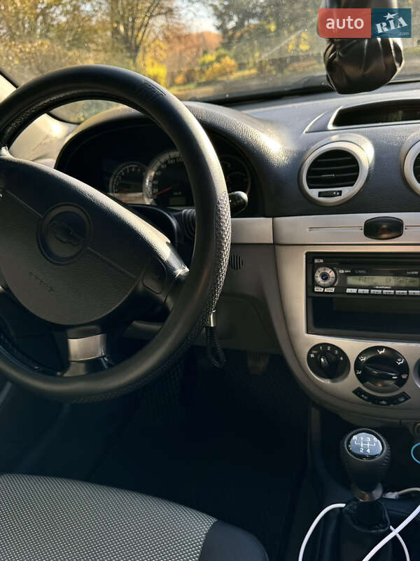 Универсал Chevrolet Nubira 2010 в Волочиске